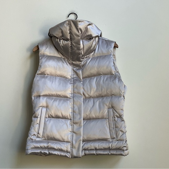 Talbots Metallic Silver puffer vest Duck down filled medium Pockets Full Zip - Picture 2 of 11